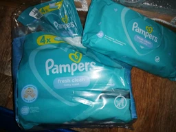 Дитячі Вологі Серветки Pampers Fresh Clean 4х52 шт М'які Maxi 208 штук приємні ароматні фото від покупців 3