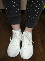Жіночі кросівки Adidas Strutter GX0671 37.5 (4.5UK) 23 см Ftwwht/Sabemt/Halsil (4065418991421) фото від покупців 1