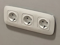 Рамка Legrand Valena Allure 3 поста Слоновая кость (754313)