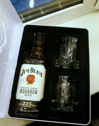 Виски Jim Beam White 4 года выдержки 0.7 л 40% + 2 бокала в железной коробке (5060045588715) фото от покупателей 10