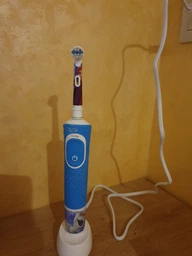 Детская электрическая зубная щетка Oral-B Stage Power/D100 Frozen (4210201245216_4210201245193) фото от покупателей 19
