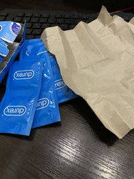 Презервативы латексные с силиконовой смазкой Durex Classic (классические) 3 шт (5010232954250) фото от покупателей 5