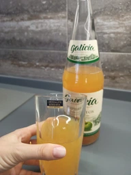 Упаковка сока Galicia Яблочный прямого отжима неосветленный 1 л х 6 бутылок (4820209560053) фото от покупателей 1