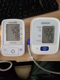 Тонометр OMRON M2 Basic (HEM-7121-RU) фото від покупців 6