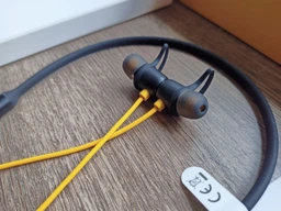 Наушники Realme Buds Wireless Black-Yellow (2001000177707) фото от покупателей 9