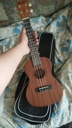 Укулеле BURKS CONCERT NATURAL 23" фото від покупців 10