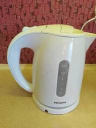 Електрочайник PHILIPS Daily Collection HD4646/00 Білий фото від покупців 5