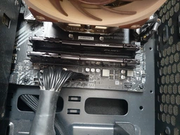 Оперативная память Kingston Fury DDR4-3600 65536MB PC4-28800 (Kit of 2x32768) Beast Black (KF436C18BBK2/64) фото от покупателей 6