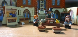 Конструктор LEGO У Гоґвортсі: урок трансфігурації 241 деталей (76382)