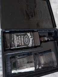Теннесси Виски Jack Daniel's 0.7 л 40% в металлической коробке с 2-мя бокалами (5099873045855) фото от покупателей 14