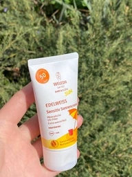 Сонцезахисний крем Weleda Едельвейс для чутливої шкіри SPF 50 50 мл (4001638500265) фото від покупців 4