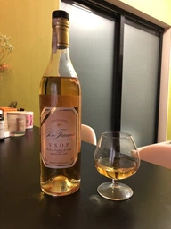 Кальвадос Pere Francois VSOP 0.7 л 40% (3269554159368)