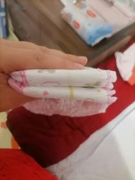 Подгузники-трусики Huggies Little Movers/Pants 4 M-Pack 9-14 кг для девочек 104 шт (5029054568095) фото от покупателей 4