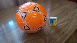 Мяч футбольный MINI Jom toys №2 FB-0033-14 Красный перламутр PVC 100 грам фото от покупателей 4