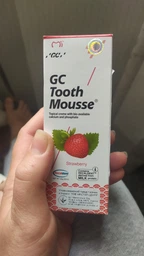 Ремінералізуючий захисний крем GC Tooth Mousse для чутливих зубів з смаком полуниці та дині фото от покупателей 17