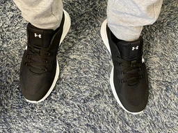 Сникеры Under Armour Essential Black/White/Metallic Gold, 45 (290 мм) (11671187) фото от покупателей 5