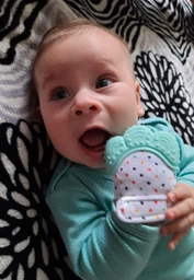 Дитячий прорізувач-рукавичка Baby Team 4090_рожевий фото від покупців 3