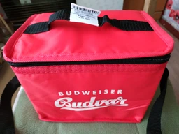 Подарочный набор пива Budweiser светлое фильтрованное 5% 0.5 л x 6 шт + термосумка (8594403706949) фото от покупателей 14