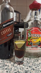 Лікер BarMania Coffee Кава 0.7 л 20% (4820034475058_4820058967638) фото від покупців 1