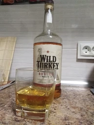 Бурбон Wild Turkey 81 до 8 лет выдержки 1 л 40.5% (721059841009) фото от покупателей 3