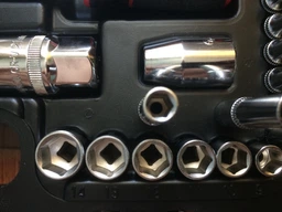 Набір інструменту Intertool 1/4" x 1/2" 110 од. Storm (ET-8110) фото від покупців 1