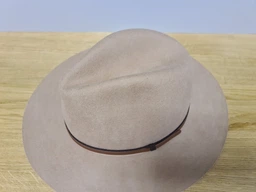 Шляпа женская Parfois 169729-BG One Size Бежевая (5606428877108) фото от покупателей 2