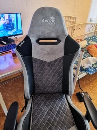Комп'ютерне крісло для геймера AeroCool Duke Tan Grey (AEROAC-280DUKE-GREY) фото від покупців 11