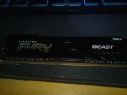 Модуль пам'яті Kingston DDR4 8Gb Fury Beast 3000MHz Black (KF430C15BB/8) фото від покупців 1