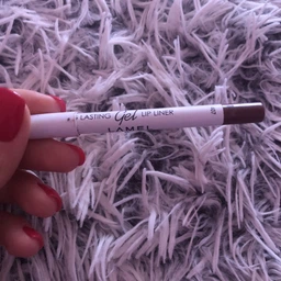 Стойкий гелевый карандаш для губ Lamel Long lasting Gel Lip Liner 405 чайная роза 1.7 г (0810134216778/5060522588863) фото от покупателей 2