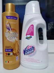 Пятновыводитель и отбеливатель жидкий для тканей Vanish Oxi Action Кристальная белизна 1 л (4820232971109) фото от покупателей 7