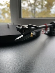 Проигрыватель винила Pro-Ject Primary E Phono OM NN Black фото от покупателей 4