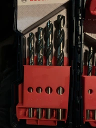 Набір свердел Bosch HSS PointTeQ по металу 18 шт (2608577350) фото від покупців 17