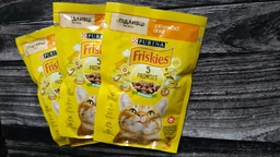 Влажный корм для взрослых кошек Purina Friskies кусочки в подливе с курицей (26х85г) фото от покупателей 9
