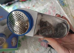 Машинка для стрижки катышков Lint Remover 5880 с запасным ножом работает Белоголубой фото от покупателей 1