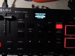 MIDI клавиатура M Audio Oxygen PRO Mini