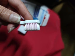 Зубная щетка BioRepair Совершенная чистка Ультрамягкая для защиты десен Бордовая (8017331060131_burgundy) фото от покупателей 9
