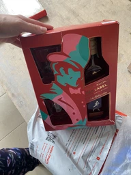 Виски Johnnie Walker Red label 4 года выдержки 0.7 л 40% с 2-мя стаканами (5000267175492) фото от покупателей 19