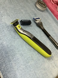 Электростанок (триммер) Philips OneBlade QP2530/20 (8710103785002/8710103865476/8710103784999) фото от покупателей 3