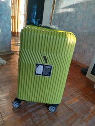 Валіза Sumdex 20" SWRH-720 RD 2.7kg 34-42L polycarbonate Red фото від покупців 1