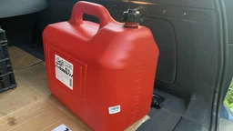 Канистра пластиковая для топлива Jerrycan Self 24 20 л (8003059015201) фото от покупателей 10
