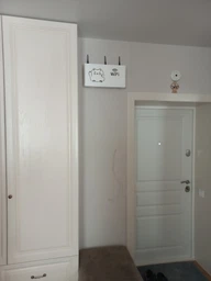 Настінна коробка для роутера Wi-Fi Полка 40*20,5*10 см Котик фото від покупців 11