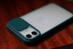 Чохол для смартфона UFT із захисною шторкою камери для Apple iPhone 12 Red (12Red) фото від покупців 2