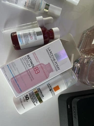 Интенсивная антивозрастная корректирующая сыворотка La Roche-Posay Ретинол Б3 против глубоких морщин, неровного тона и текстуры кожи лица 30 мл (3337875694469) фото от покупателей 3