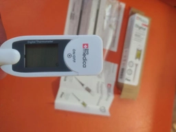 Термометр електронний з гнучким наконечником та великим екраном Promedica Flex гарантія 2 роки фото від покупців 10
