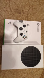 Игровая консоль Microsoft Xbox Series S (889842651386) фото от покупателей 7