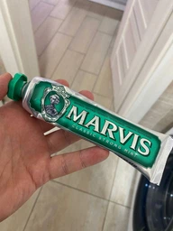 Зубна паста Класична інтенсивна мята Marvis Classic Strong Mint 85 мл фото від покупців 2