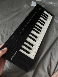 MIDI-клавиатура Native Instruments Komplete Kontrol M32