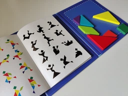 Танграм (Tangram) Дерев’яна головоломка в магнітний папці Woodiness фото від покупців 4
