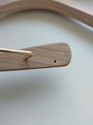 Плечики Mainetti Group серия Perfetto Wood 44 см пластмассовые под дерево фото от покупателей 4