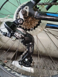 Задній перемикач Shimano RD-TX800, 7-8 швидкостей.